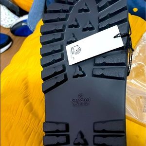 Gucci never worn Men slides size 13